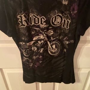 Black size large says ride on.